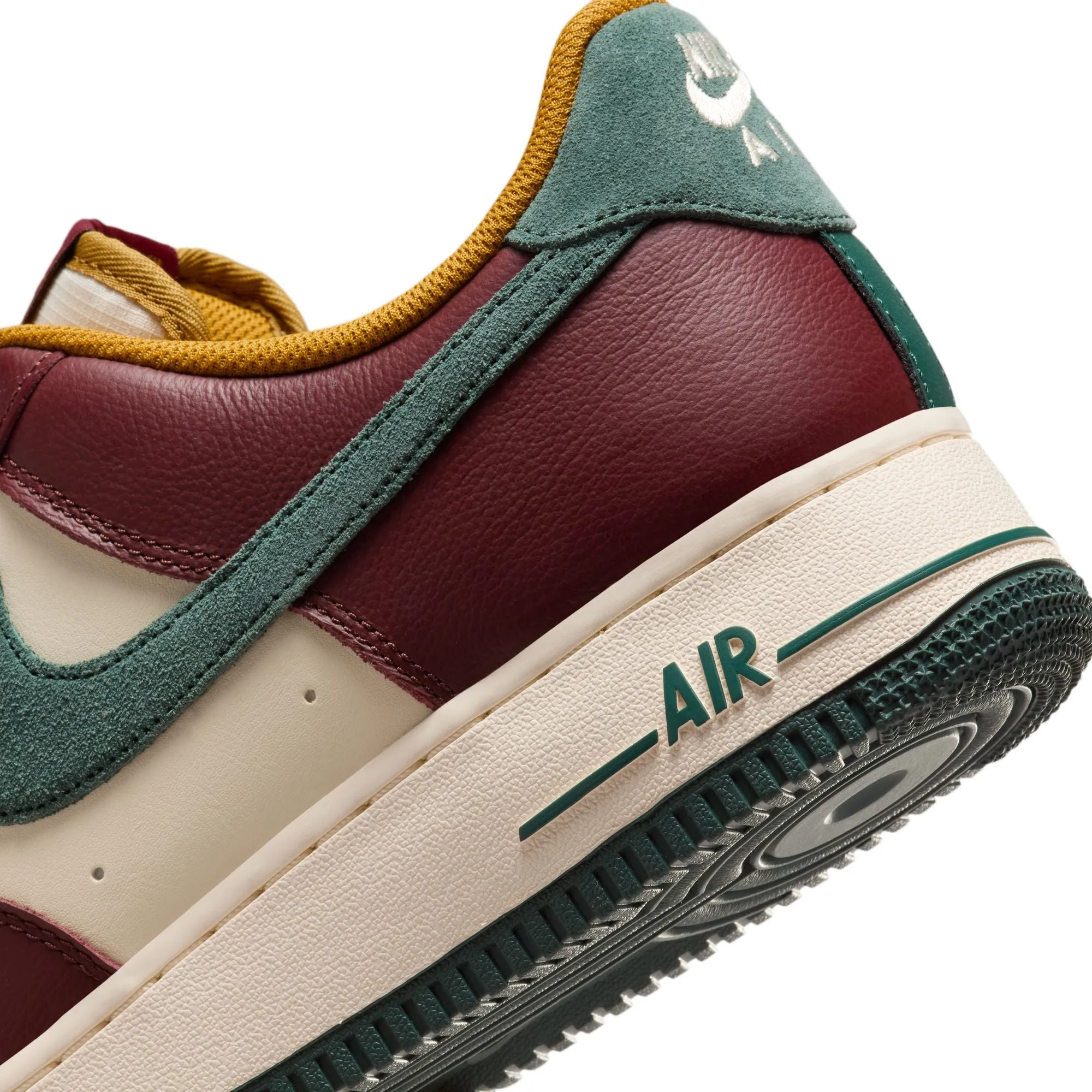 Air Force 1 '07 Lv8 Coconut Milk/Vintage Green-Dark Team Red