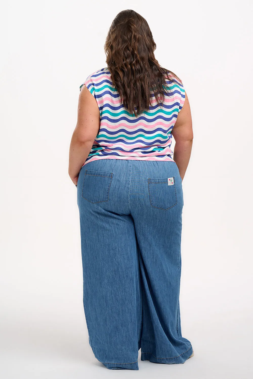 Chrissy Relaxed Tank T-Shirt - Multi. Soft Beach Waves