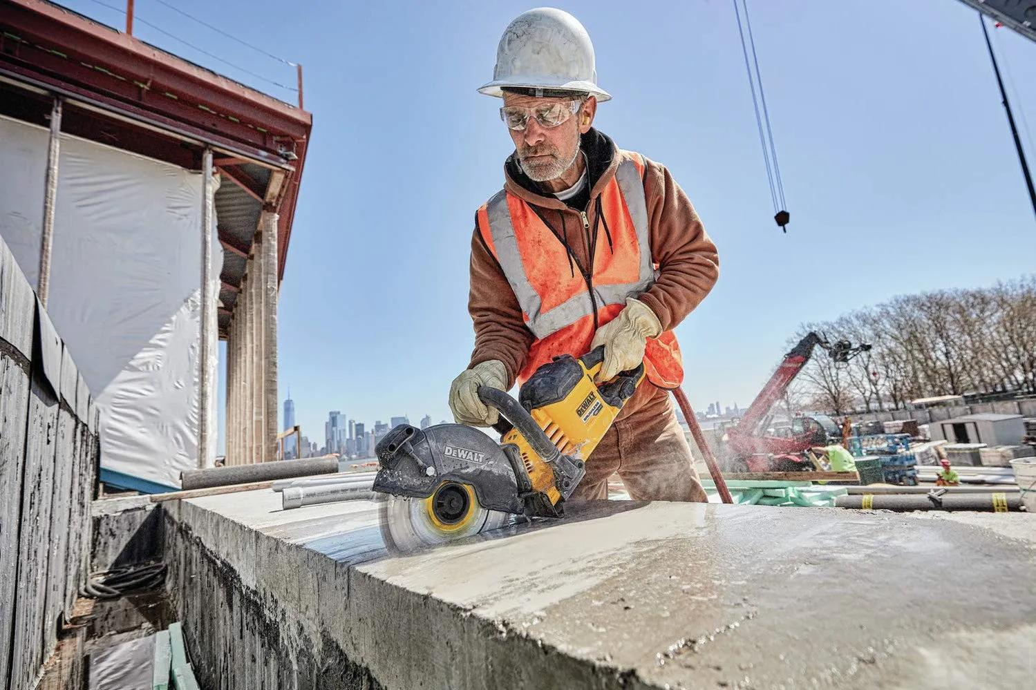 Dewalt FLEXVOLT 60V MAX* Cordless Brushless Cut-Off 9 in Saw Kit [DCS690X2]