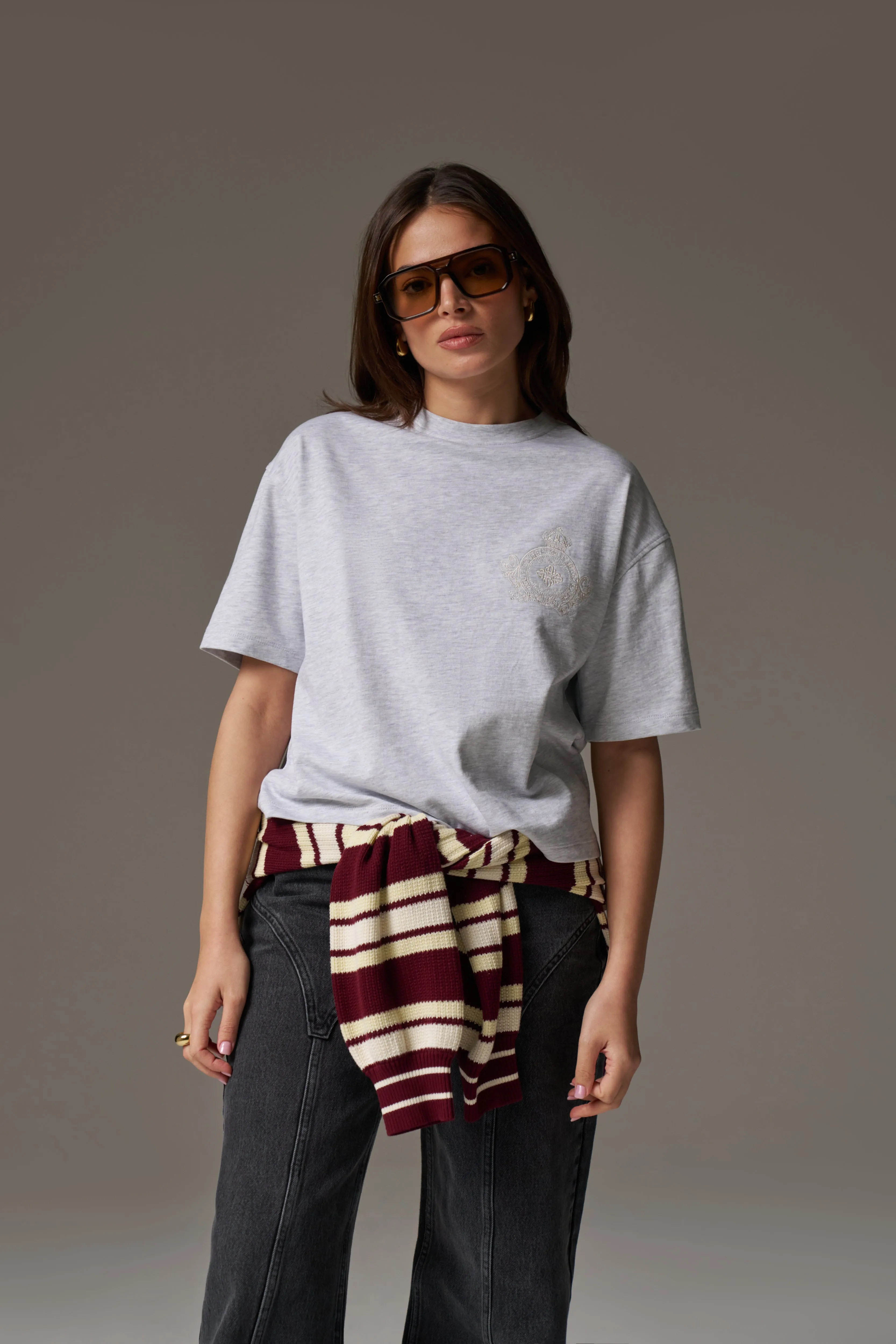 EMBROIDERED CREST T-SHIRT - GREY MARL