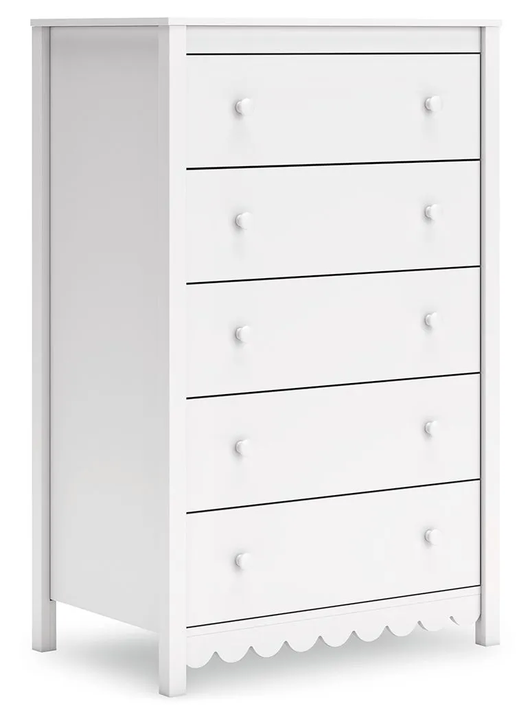Hallityn White Five Drawer Chest