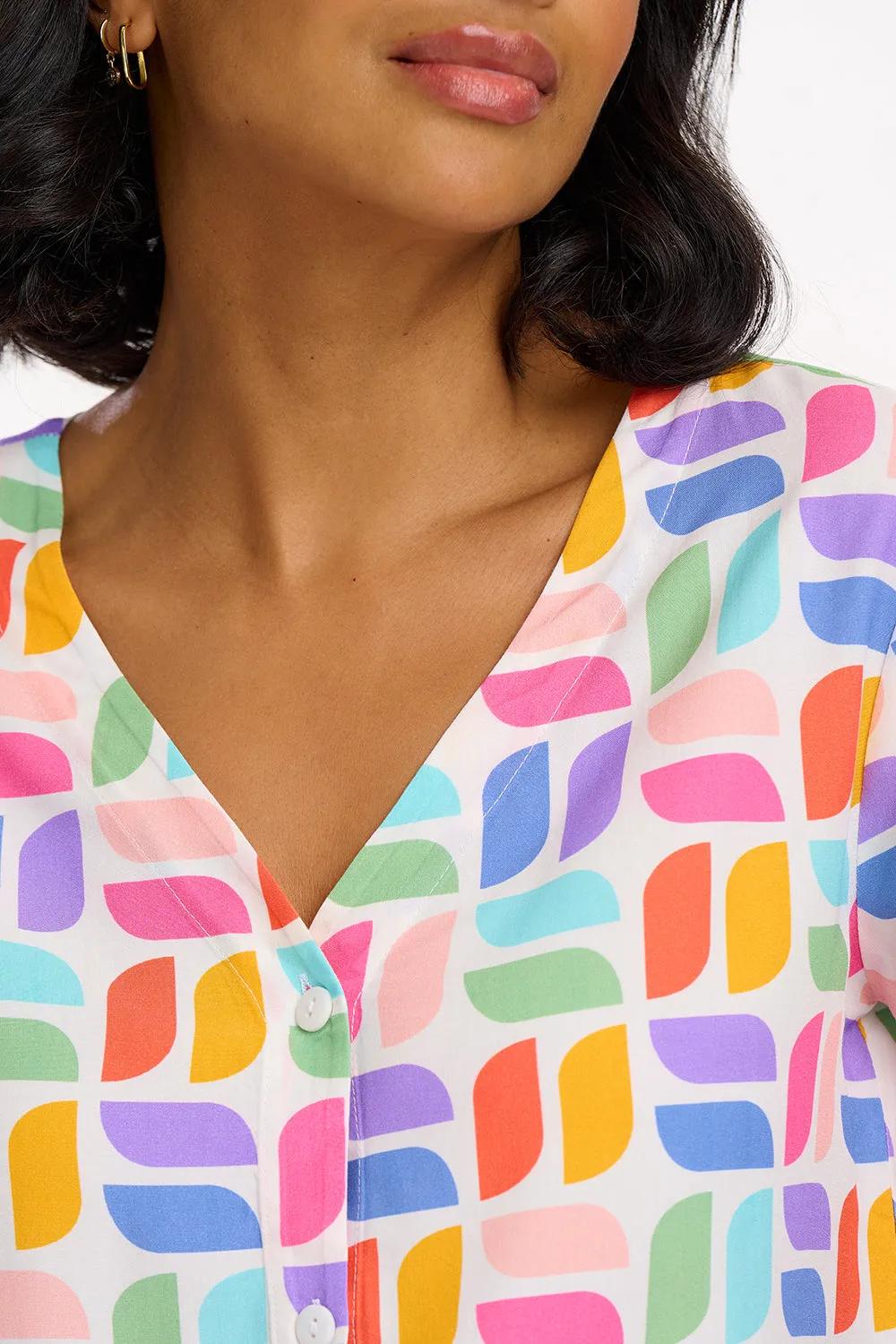 Hatty Shirt - Off-White. Curved Geometric
