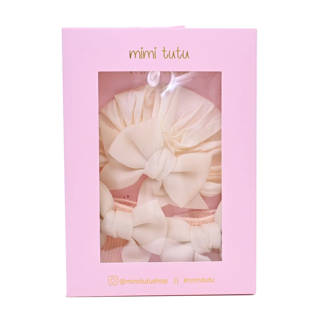 Ivory Bow Pink Sock Gift Set