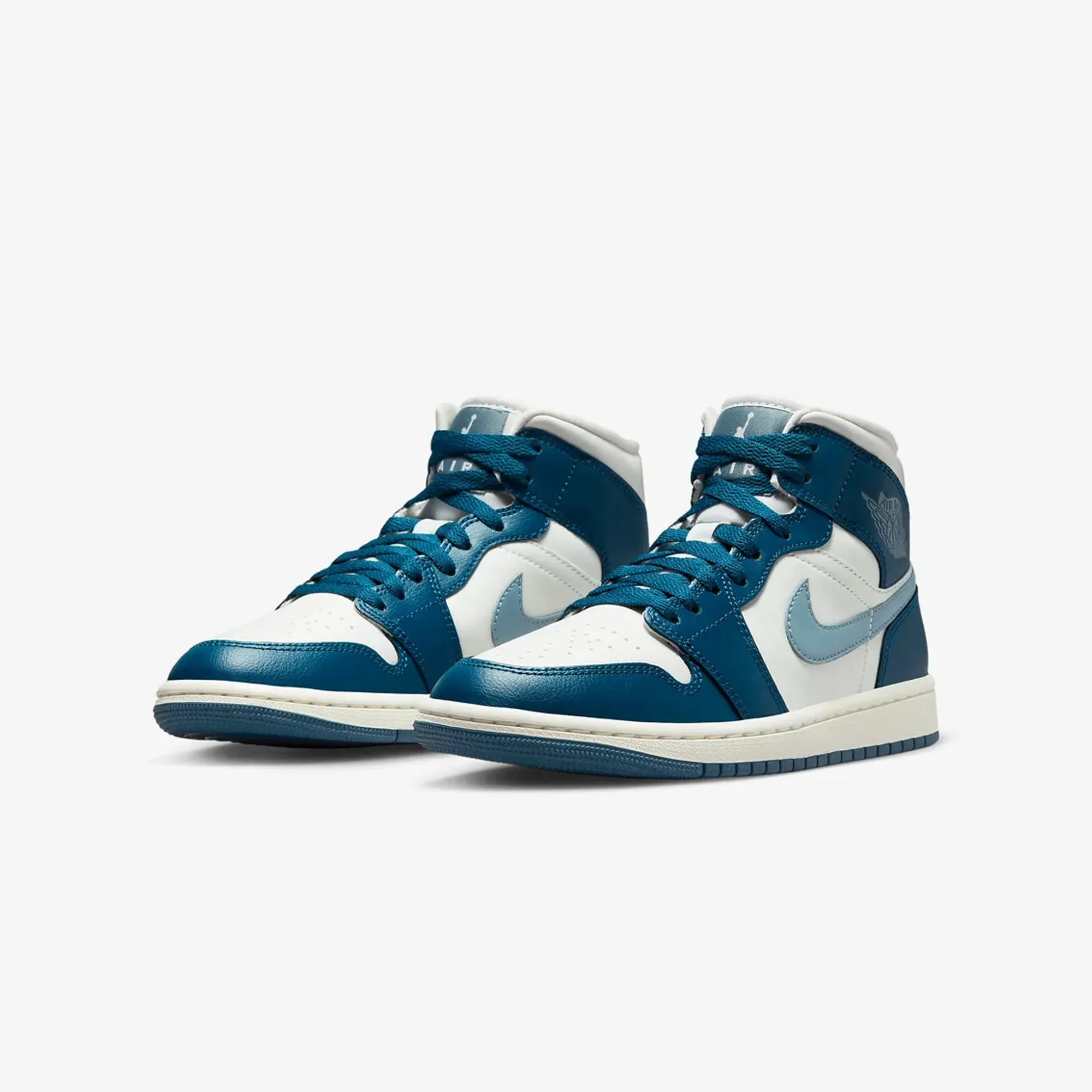 Jordan | AIR JORDAN 1 MID  { SKY J FR BLUE/OZONE BLUE-SAIL