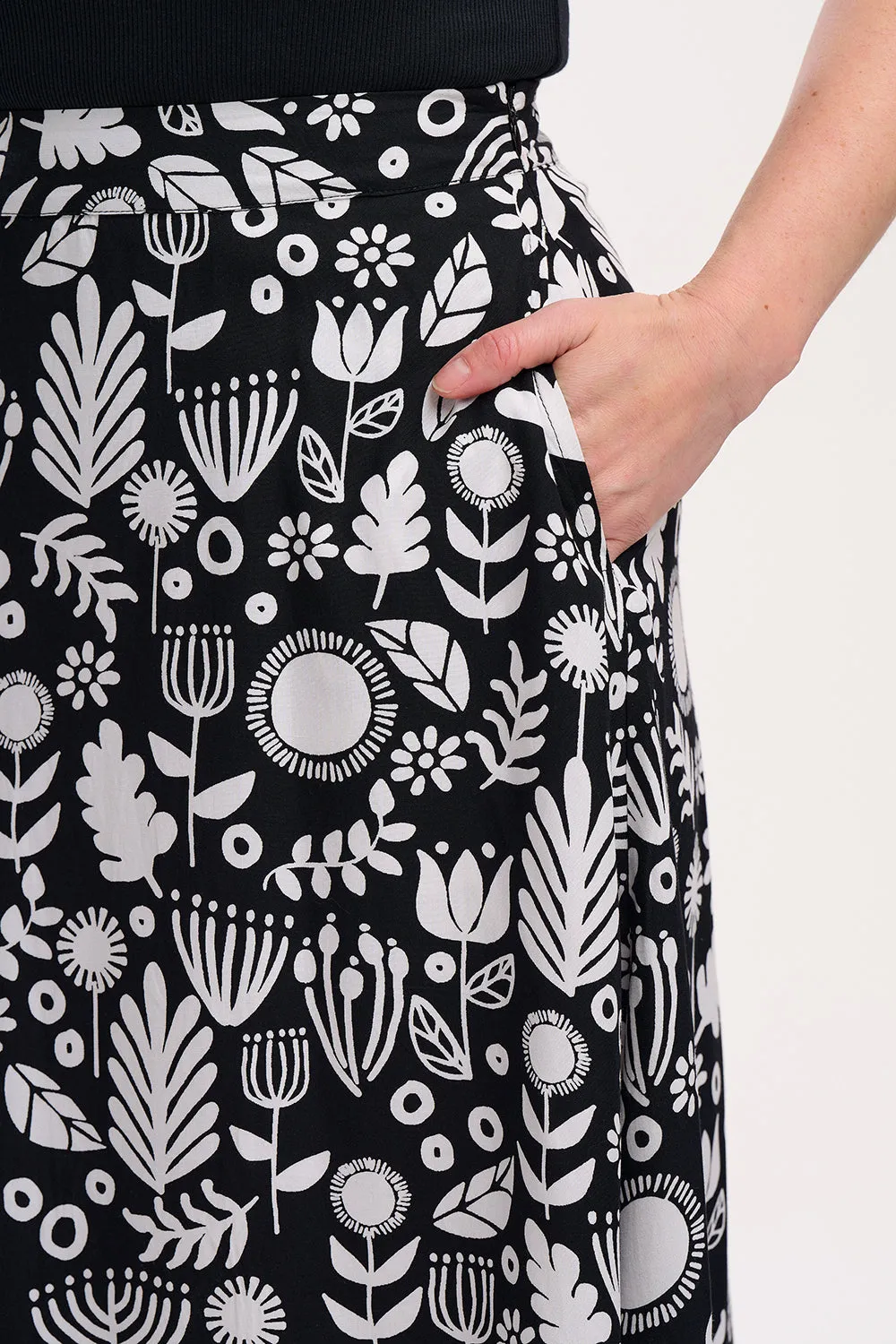 Krista Skirt - Monochrome. Folk Floral