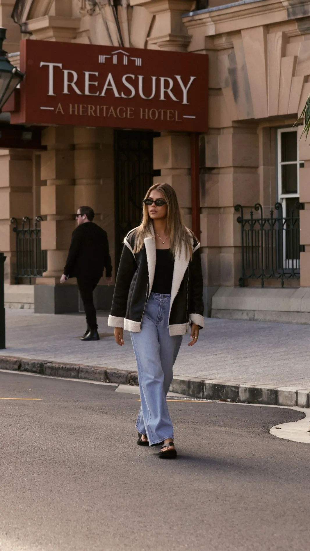 London Oversized Biker - Black