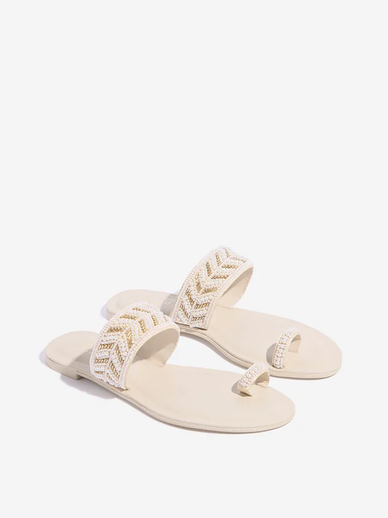 LUNA BLU Ivory Pearlescent Toe-Ring Sandals