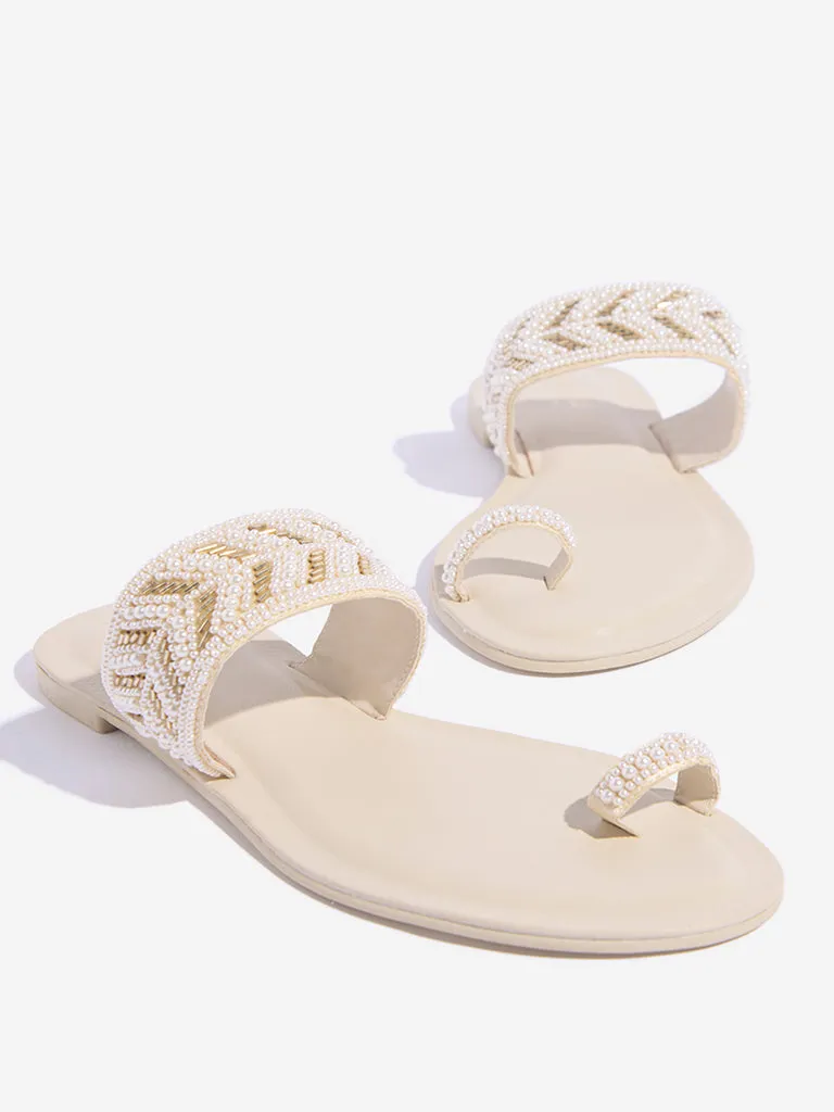 LUNA BLU Ivory Pearlescent Toe-Ring Sandals