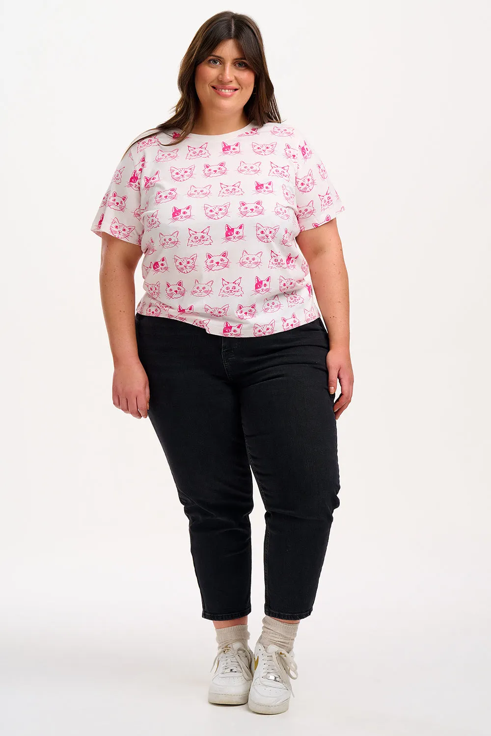 Maggie T-shirt - Off White/Pink. Sketched Cats