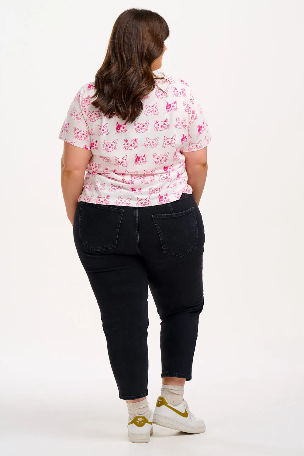 Maggie T-shirt - Off White/Pink. Sketched Cats