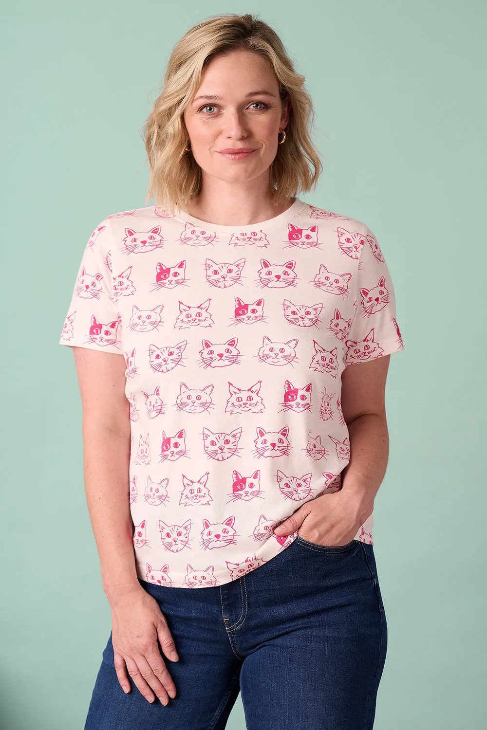 Maggie T-shirt - Off White/Pink. Sketched Cats