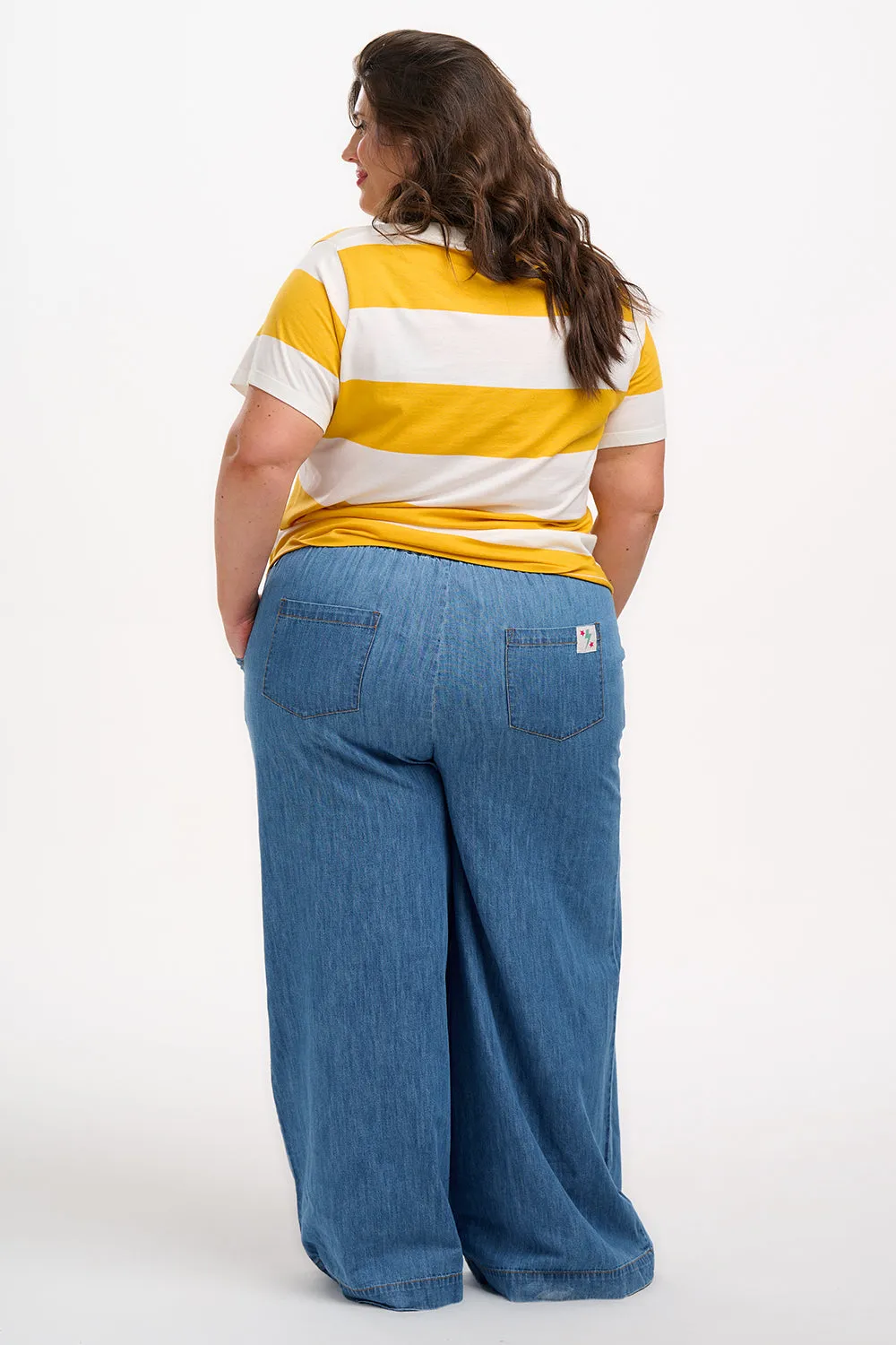 Maggie T-Shirt - Off-White/Yellow. Bold Toucan