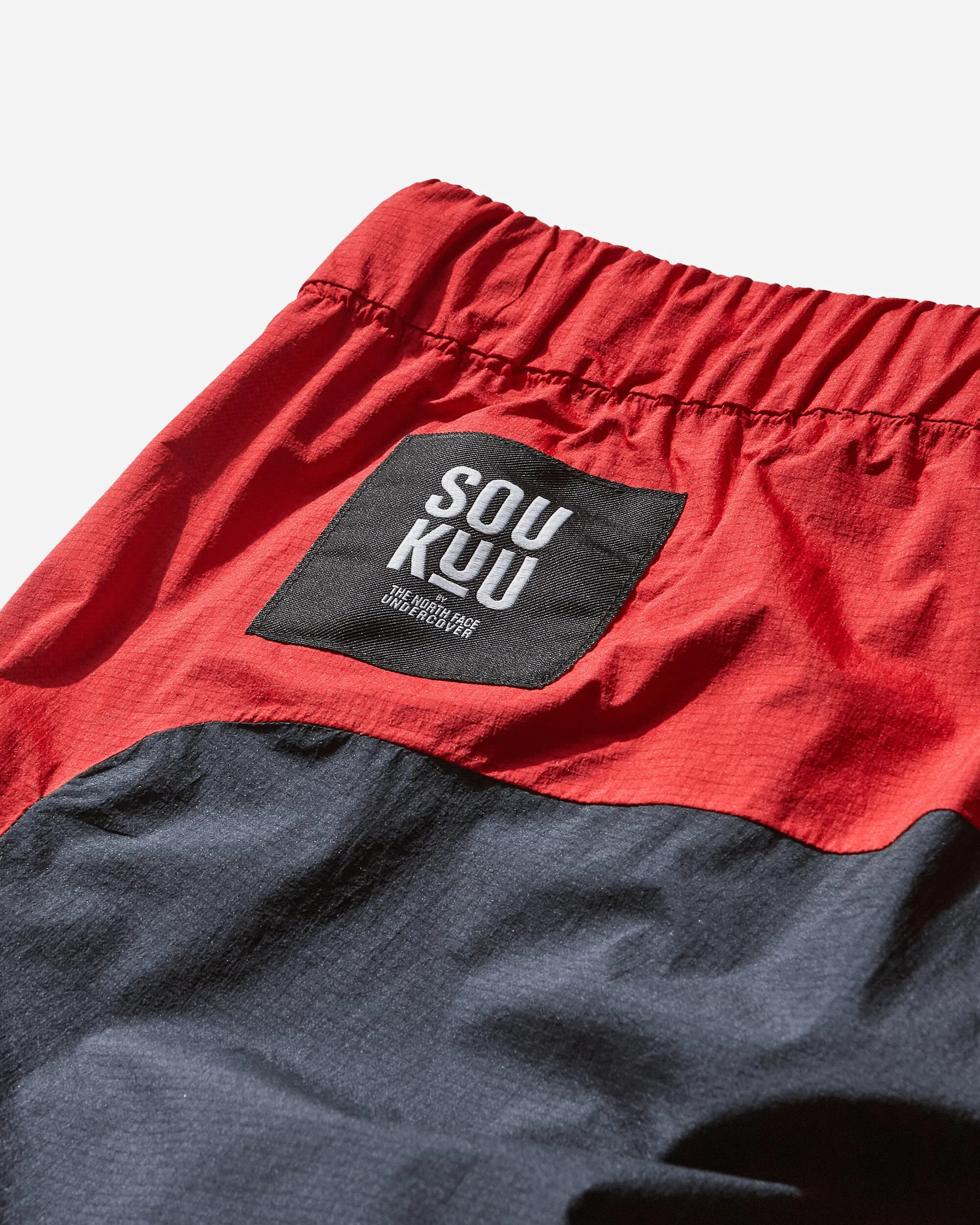 Men's Undercover Soukuu Hike Convertible Mountain Pants Graphite / Fiery Red