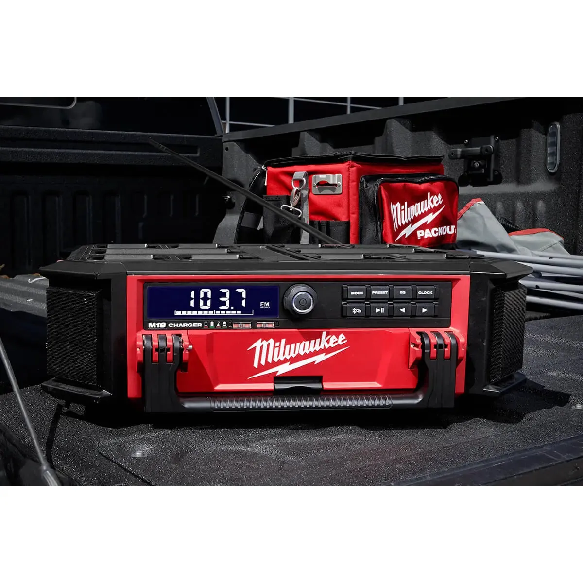 Milwaukee 2950-20 - M18™ PACKOUT™ Radio   Charger
