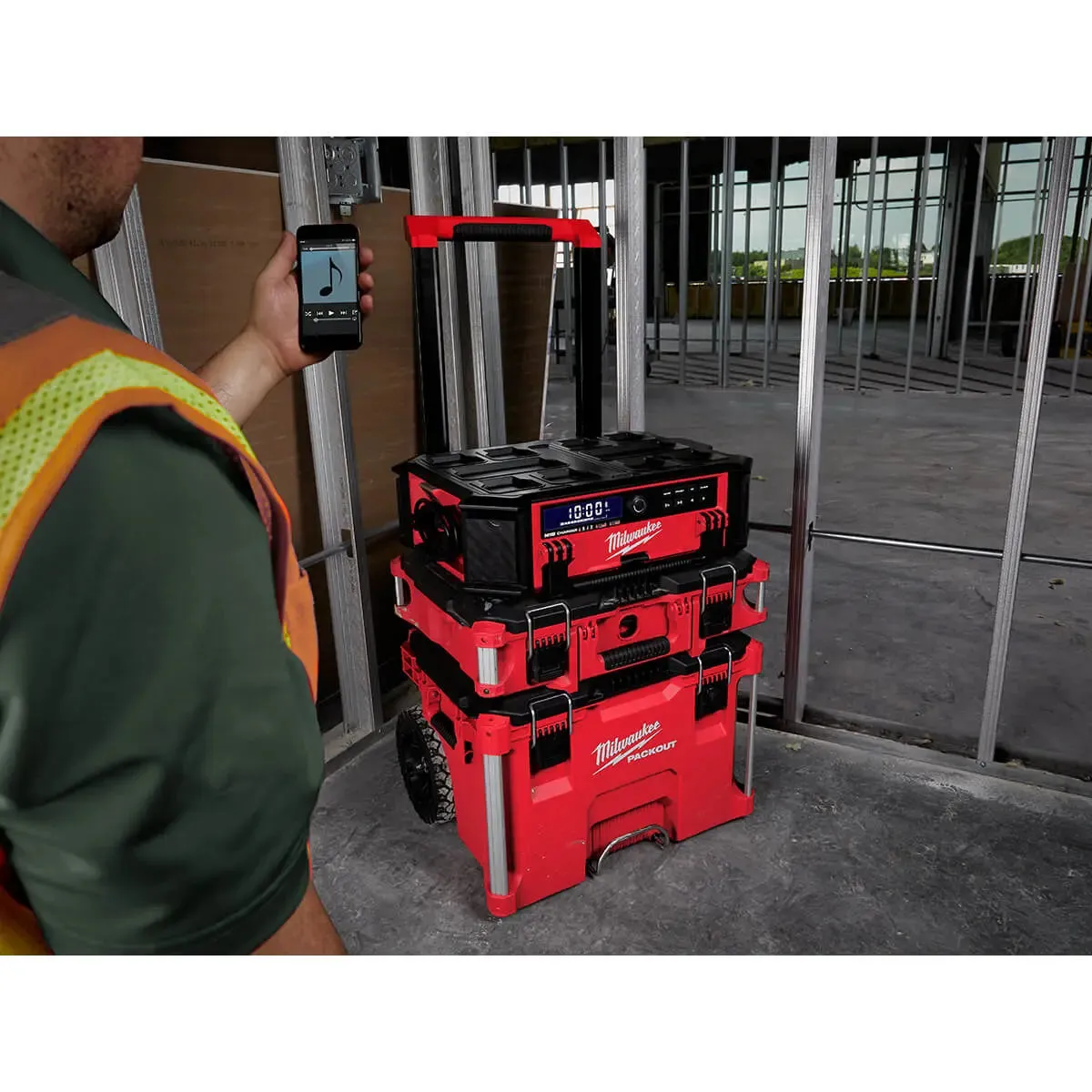 Milwaukee 2950-20 - M18™ PACKOUT™ Radio   Charger
