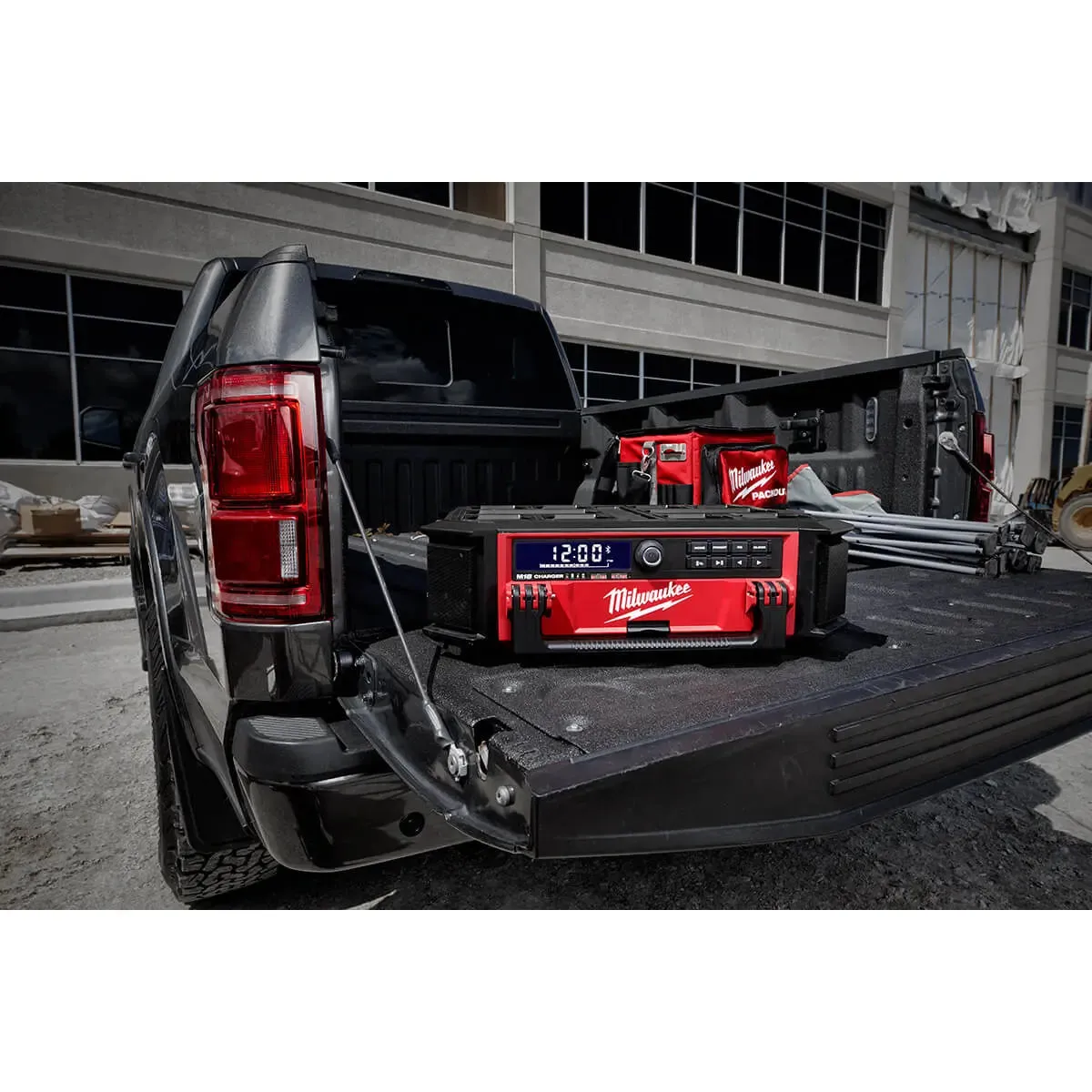 Milwaukee 2950-20 - M18™ PACKOUT™ Radio   Charger