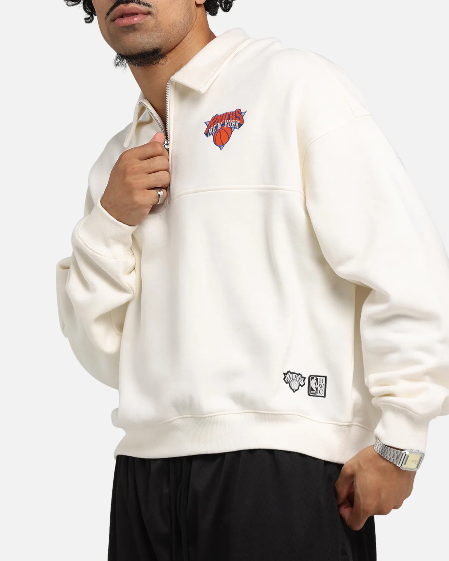 Mitchell & Ness New York Knicks Boxy Quarter Zip Crewneck Egret