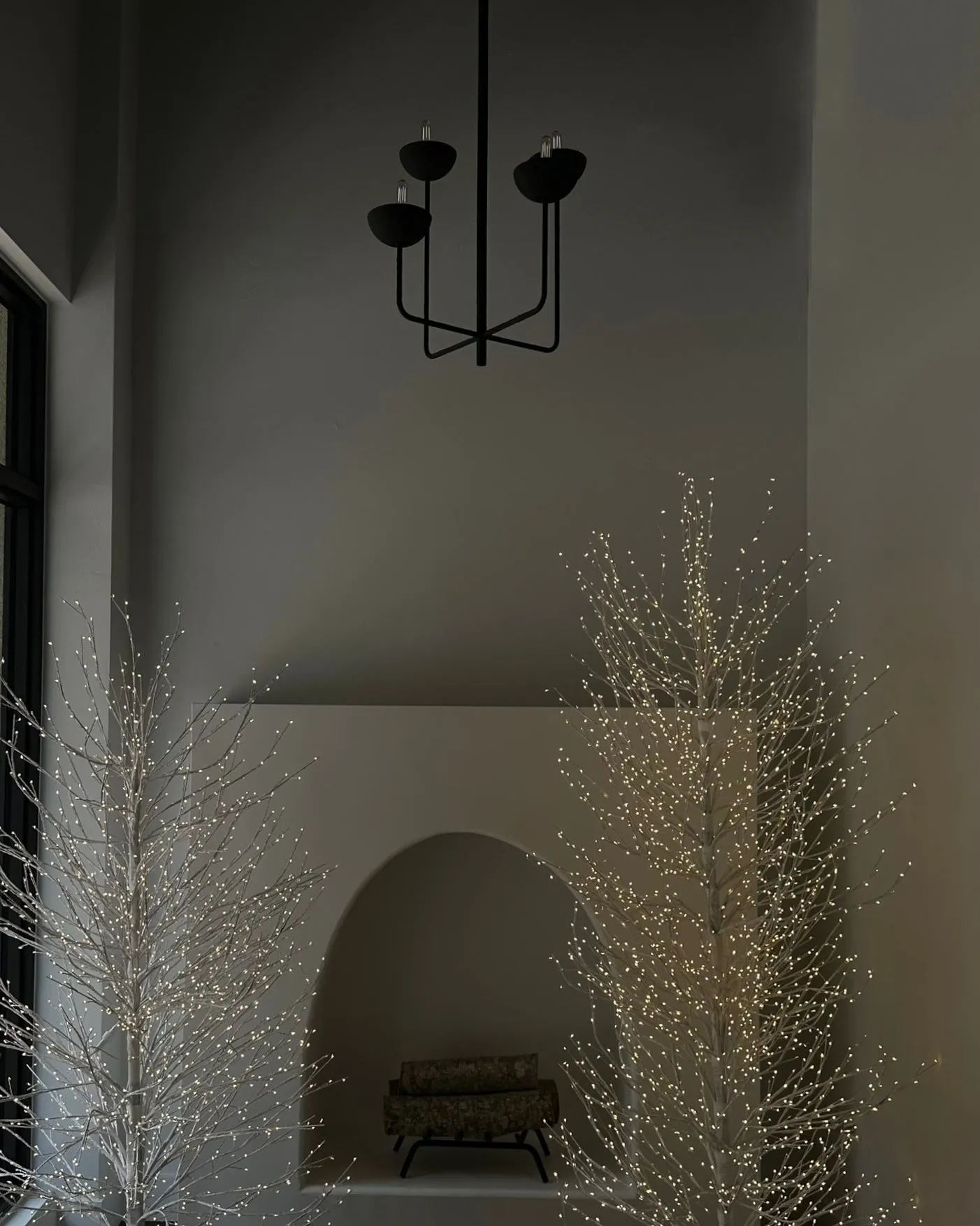 NOIR CANDLELIGHT CHANDELIER