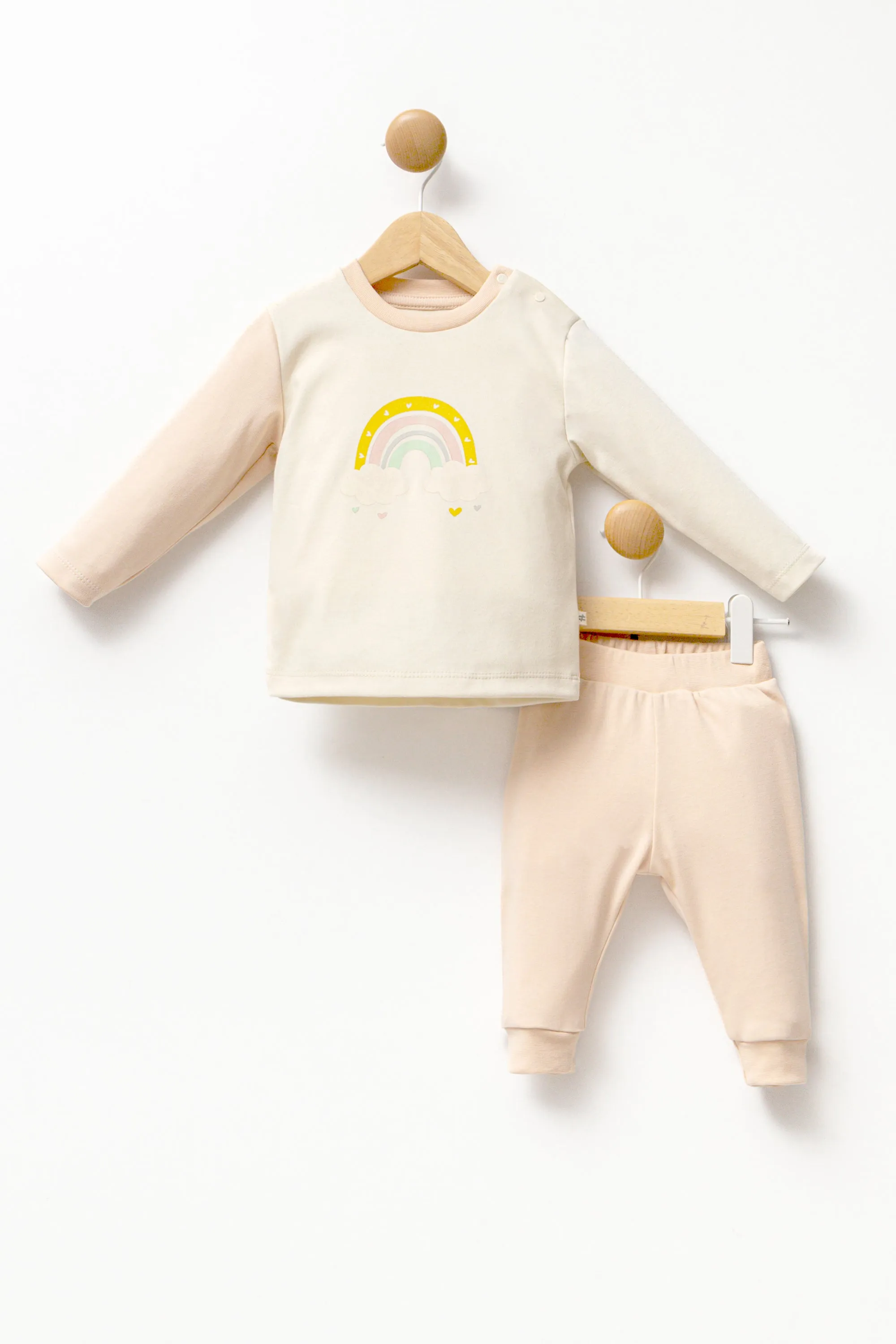 Peach Rainbow Graphic Outfit