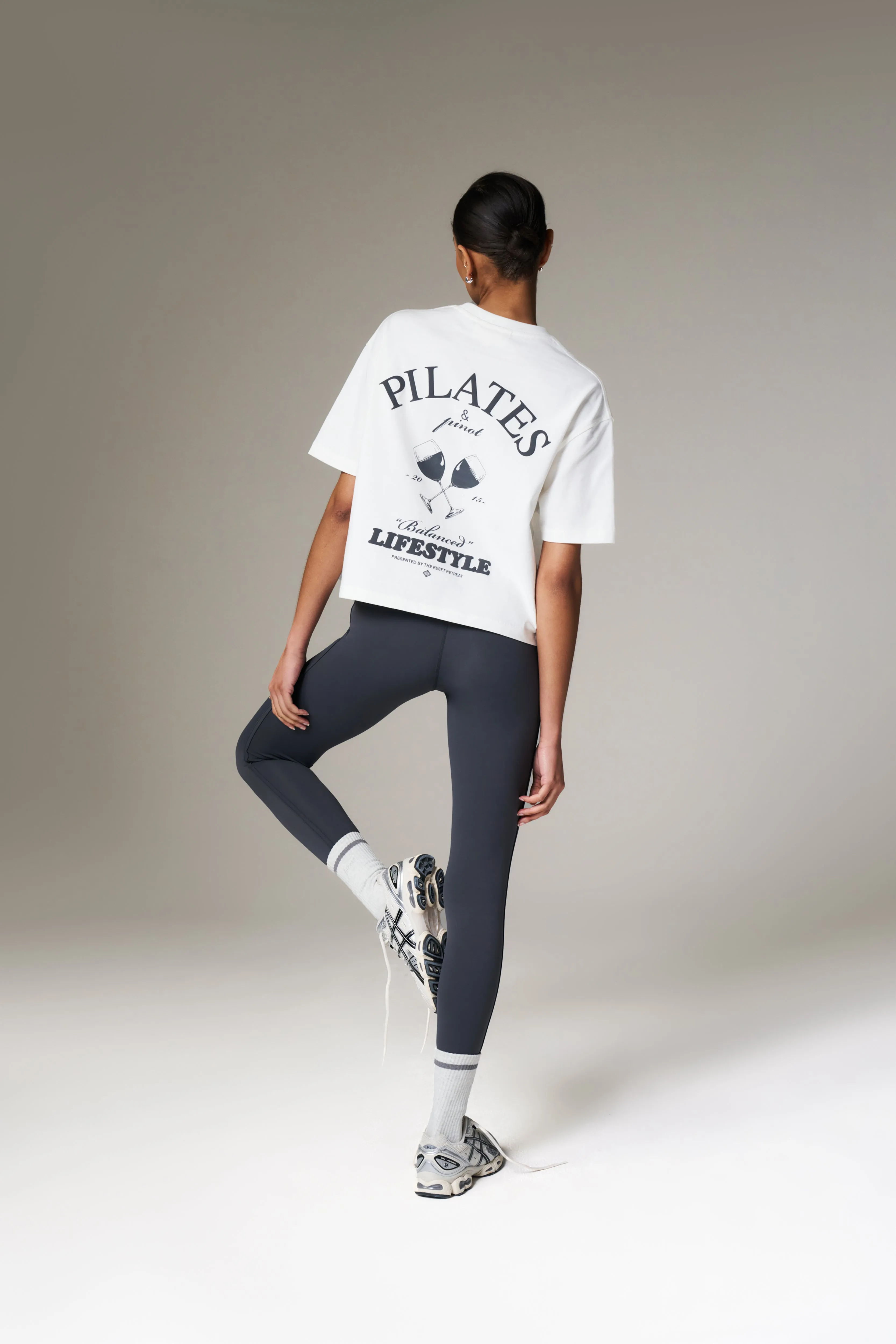 PILATES & PINOT BOXY T-SHIRT - OFF WHITE