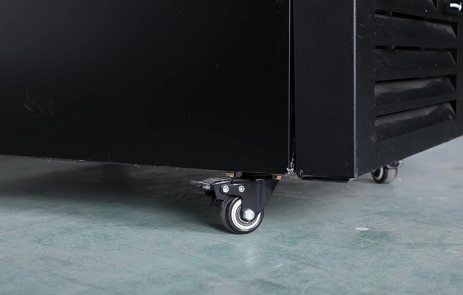 SDGR 15"N Semi Vertical Glass Door Model