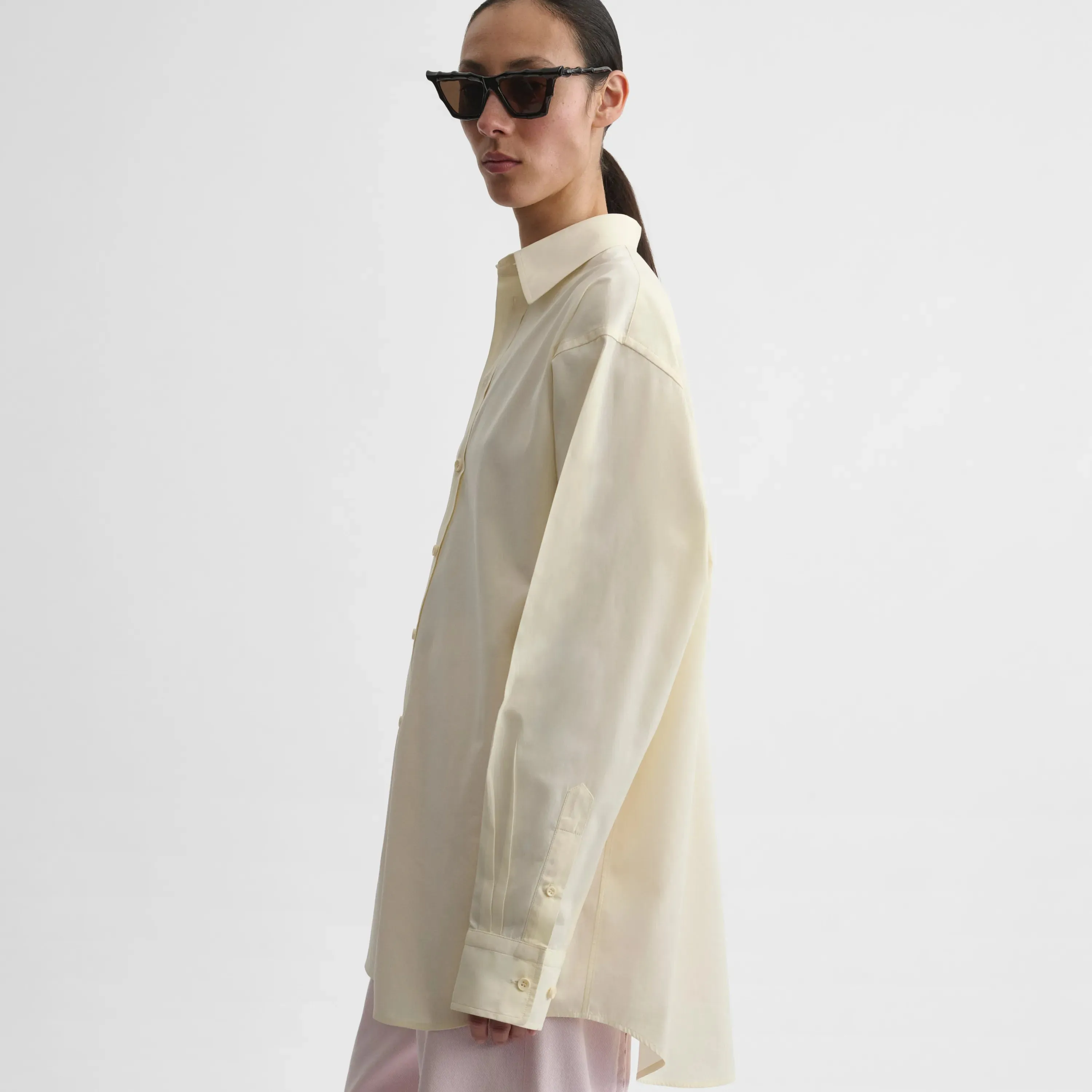 SHARP COLLAR SHIRT | light yellow cotton