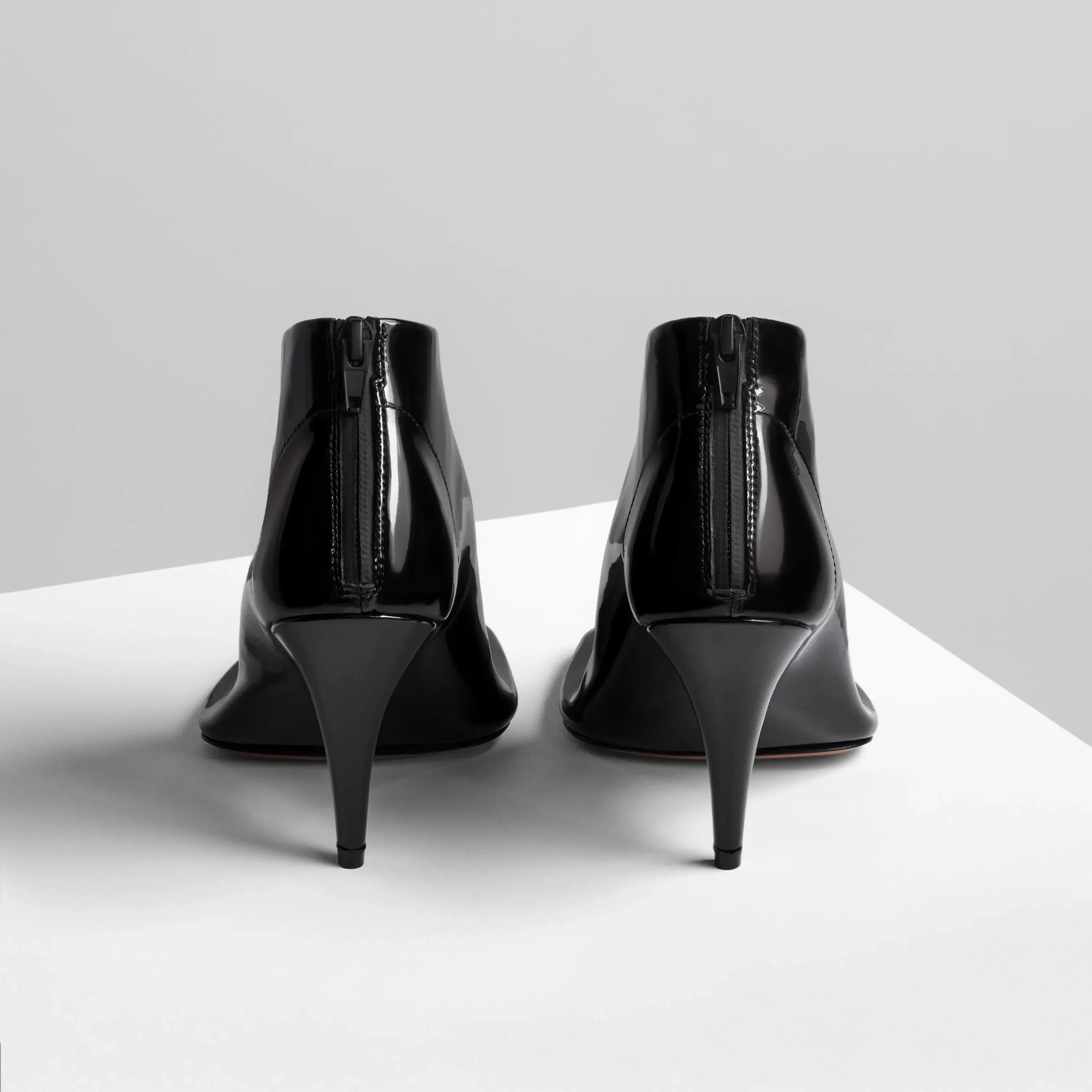 SOFT ANKLE BOOT 90 | glossy black patent leather