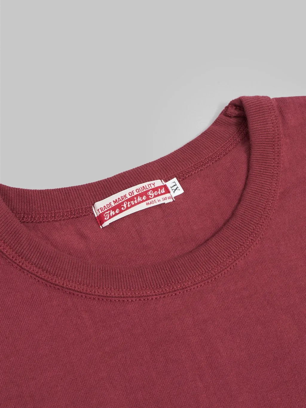 The Strike Gold Loopwheeled T-Shirt Burgundy