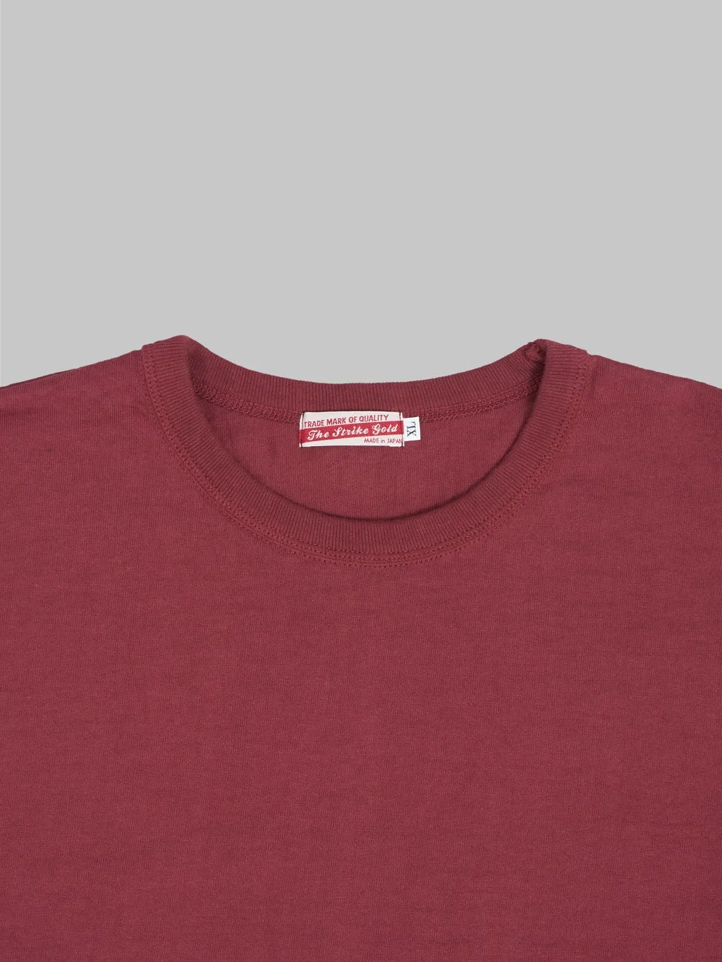 The Strike Gold Loopwheeled T-Shirt Burgundy