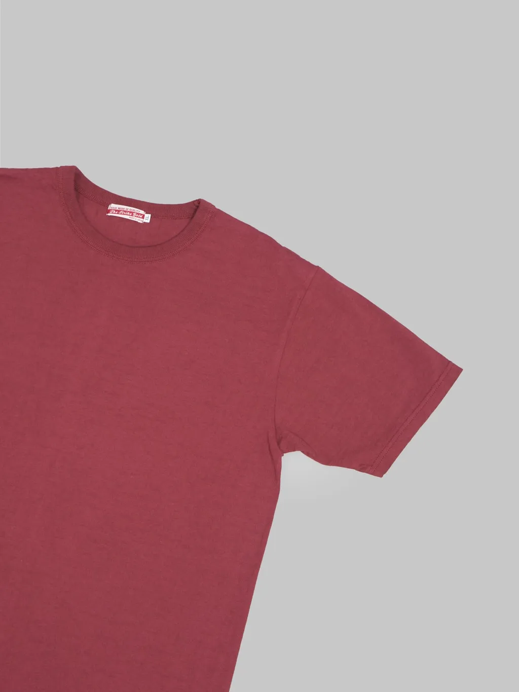 The Strike Gold Loopwheeled T-Shirt Burgundy