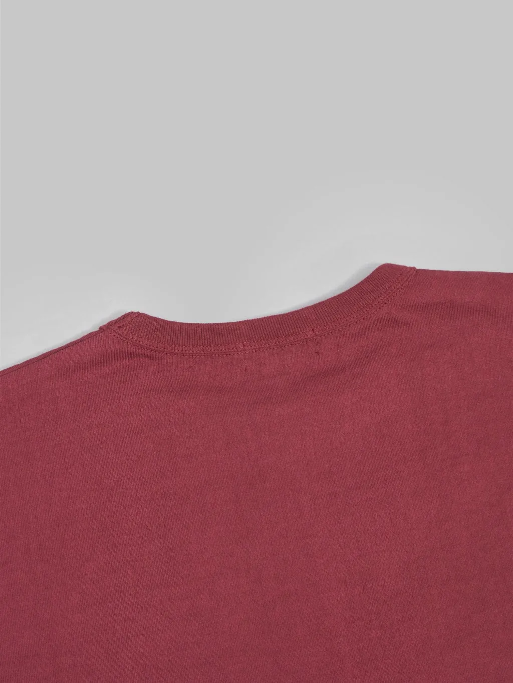 The Strike Gold Loopwheeled T-Shirt Burgundy