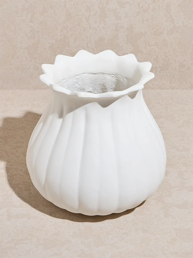 Westside Home White Tulip-Shaped Planter