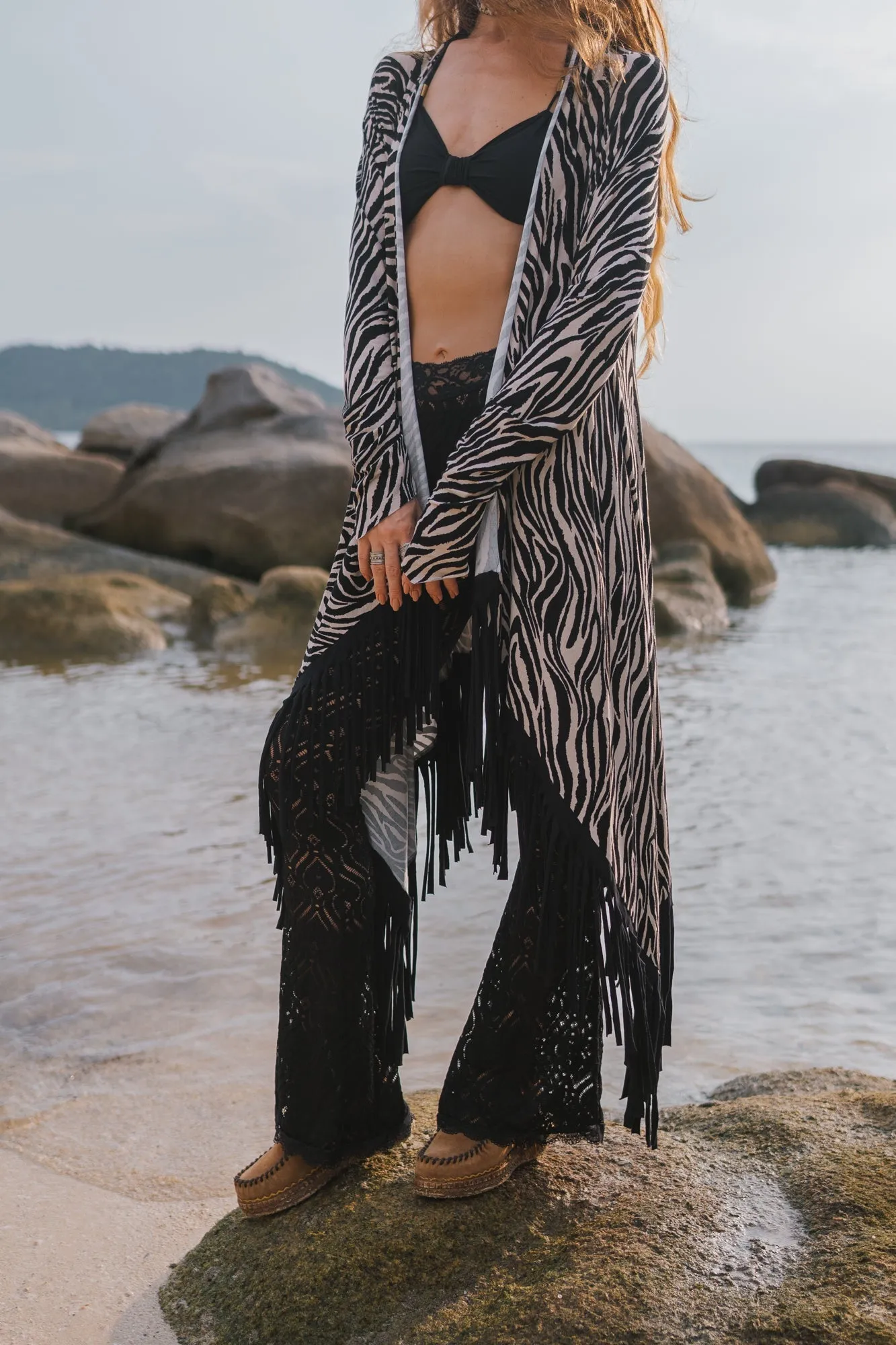 Wholesale - Cardigan in Black and White Print Decorated with Black Fringe